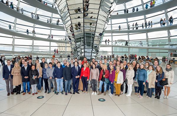 Seit Jugendbeinen an engagiert bei der JU – hier zu Besuch im Bundestag