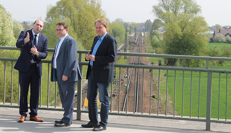 files/csu/aktuelles/2016/04/lange_bahnlinie_la_plattling-750.jpg
