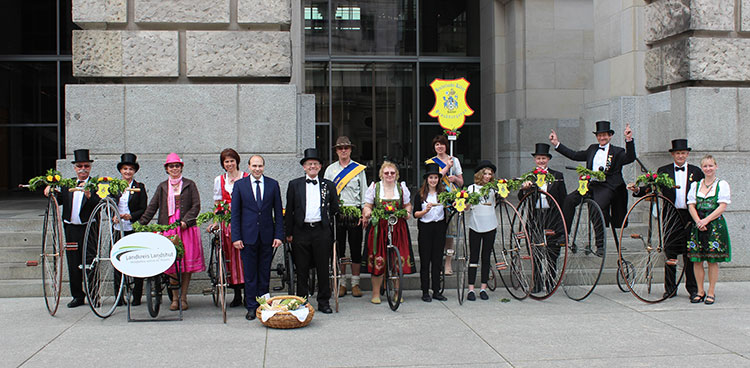 files/csu/aktuelles/2016/06/berlinbesuch_hochradfahrer-750.jpg